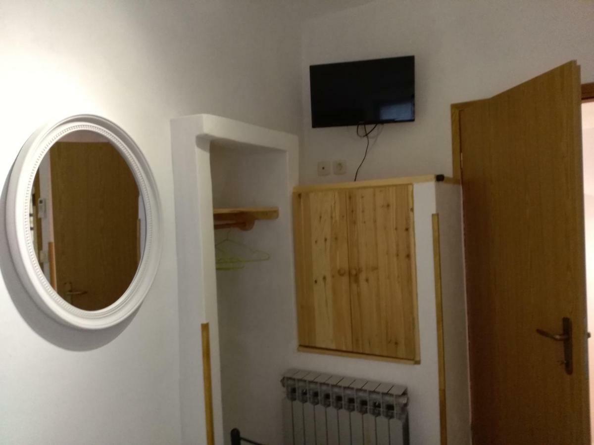 Appartement Antonia & Arian à Roč Extérieur photo